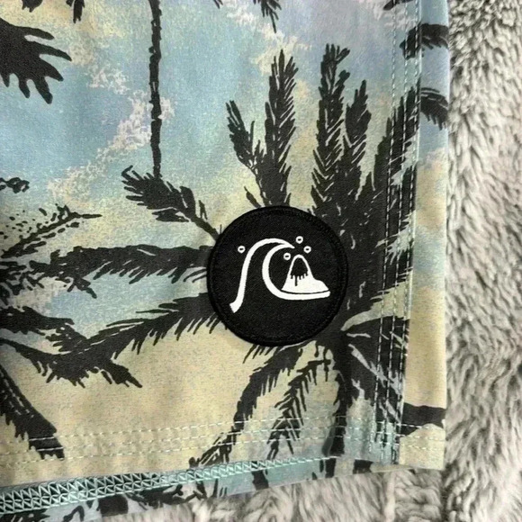 🖤💙 Quicksilver Highline Swim Shorts - Picture 3 of 9